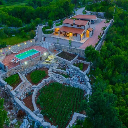 Gardens Holiday home Jovici Mucki