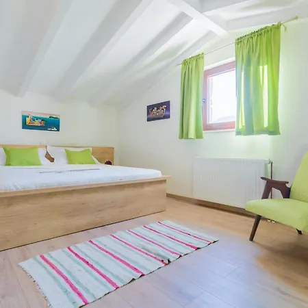 Gardens Holiday home