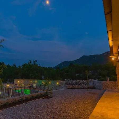 Nyaraló Gardens