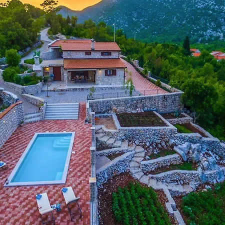 Holiday home Gardens Jovici Mucki